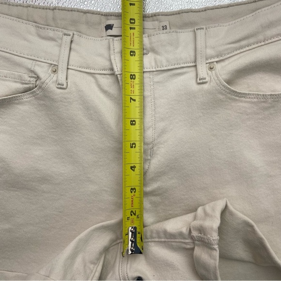 Levi's Stretch Tan Mid Rise Cuffed Shorts Women's Size‎ 33 - Picture 10 of 10